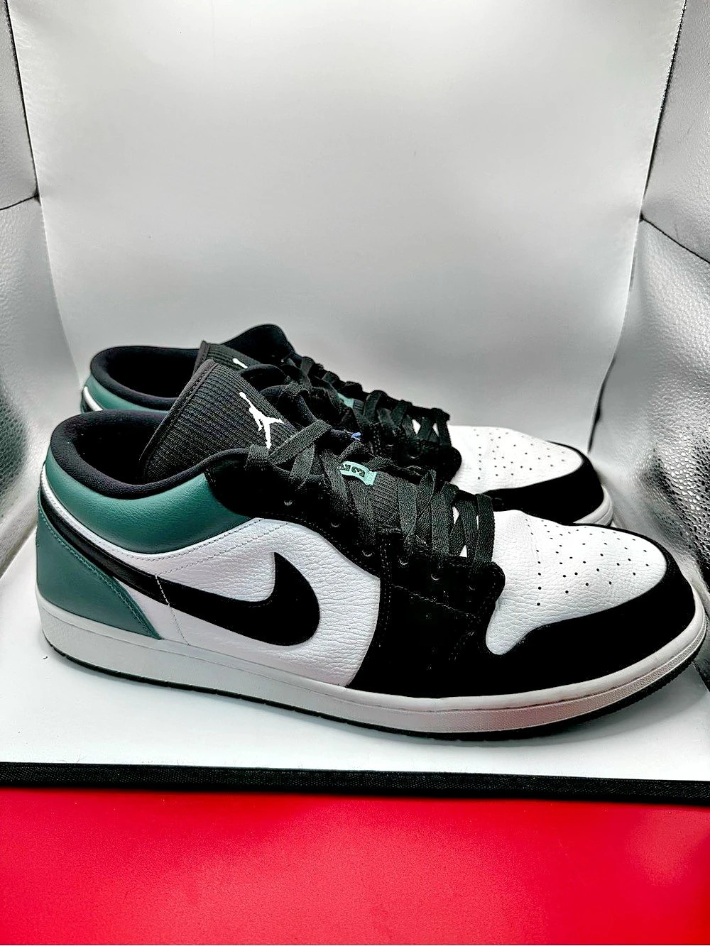 Nike Air Jordan 1 Low Sneakers Green & White US 17 Like New